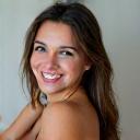 Headshot of Sara, a student from the USA.